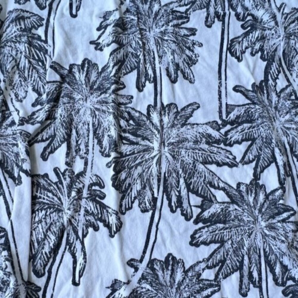 SALE!! 2 for $15 Original Use XL White/Navy Blue Palm Tree T-Shirt Vacation
